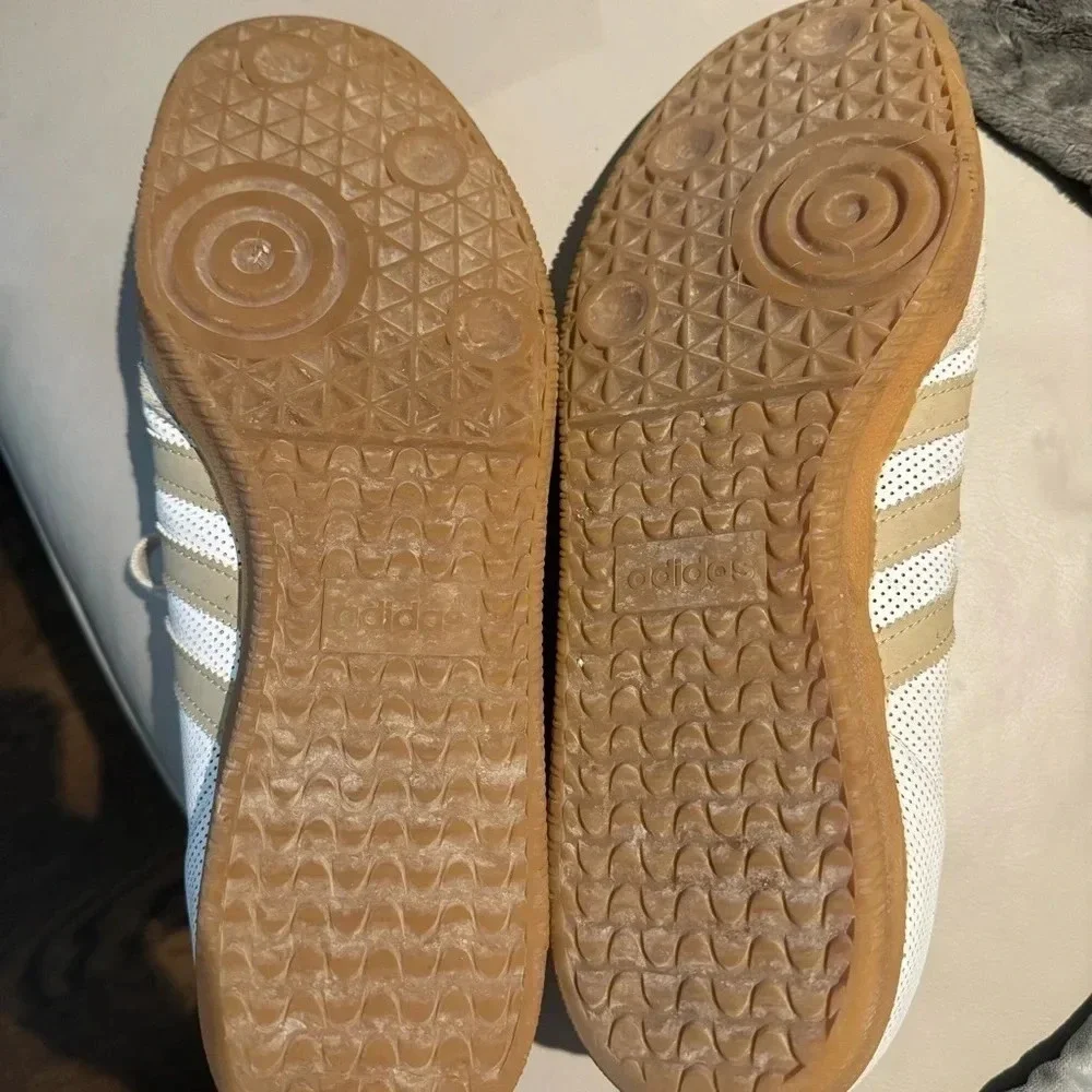 Preloved Mens Samba OG in Beige. 11.5 US. 11 UK. 46 FR.